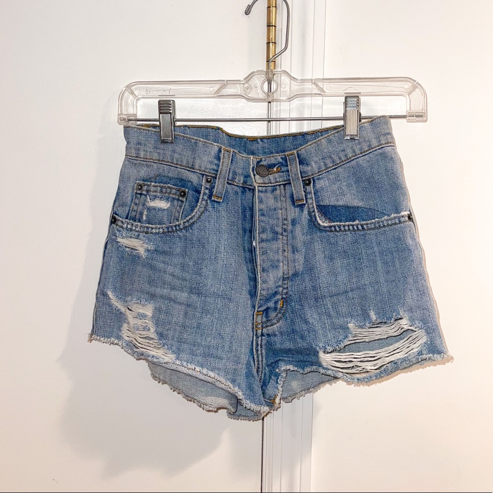 CARMAR HIGH WAISTED DENIM SHORTS 💙